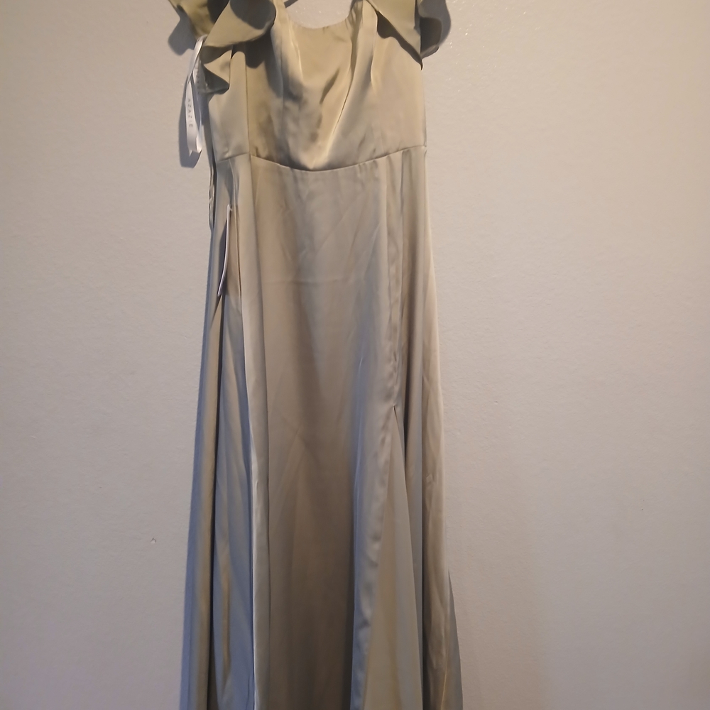 Elegant Cream Sleeveless Dress